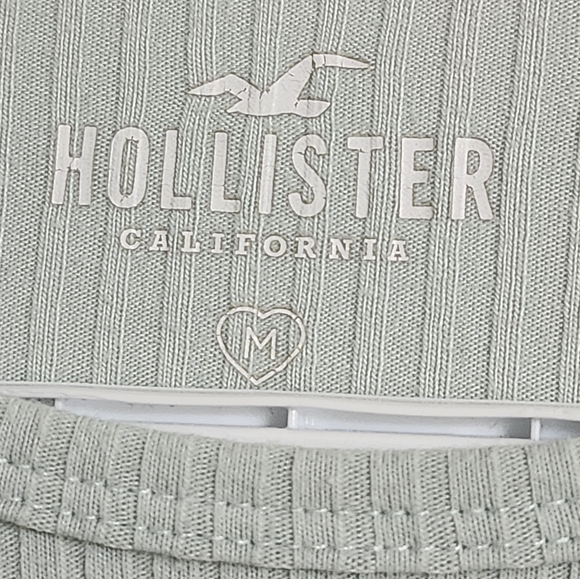 Great condition, Hollister sweater.  Size medium. Price is firm. - Picture 4 of 6